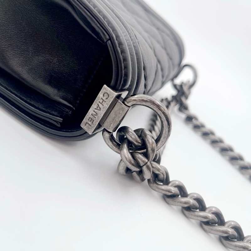 「JL精品代購」香奈兒黑銀羊皮外縫線leboy小號-16