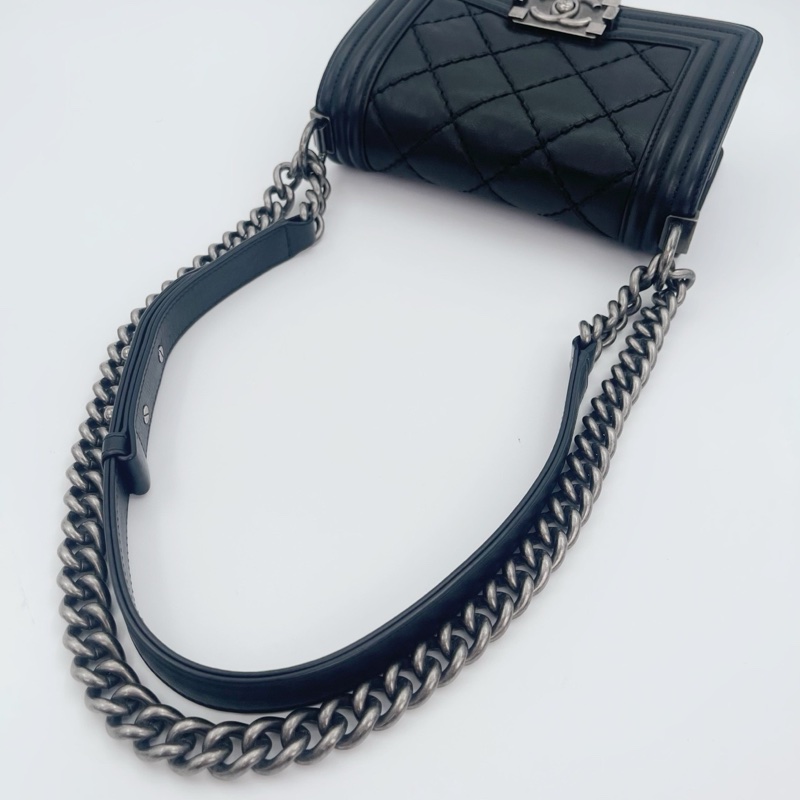 「JL精品代購」香奈兒黑銀羊皮外縫線leboy小號-17