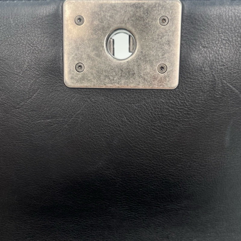 「JL精品代購」香奈兒黑銀羊皮外縫線leboy小號-26