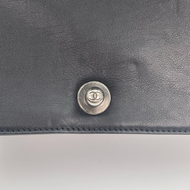 「JL精品代購」香奈兒黑銀羊皮外縫線leboy小號-30