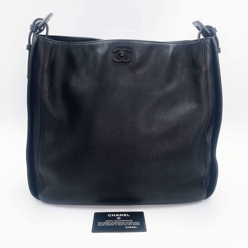 「JL精品代購」香奈兒So Black黑武士羊皮單肩斜挎托特包-3