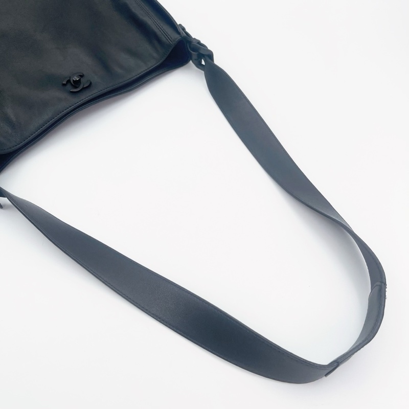 「JL精品代購」香奈兒So Black黑武士羊皮單肩斜挎托特包-19