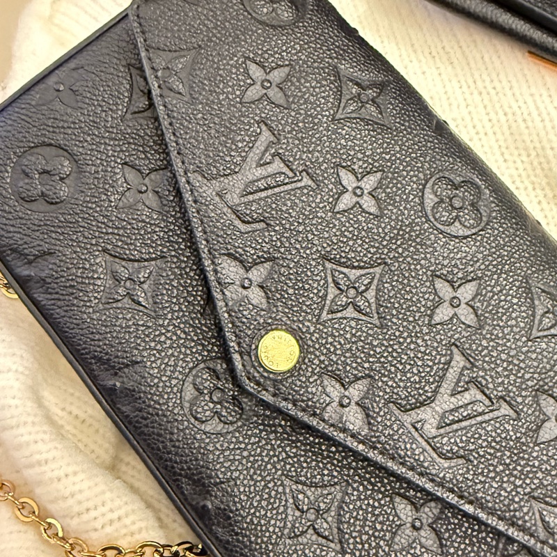 LV 黑色牛皮三合一鏈包-6