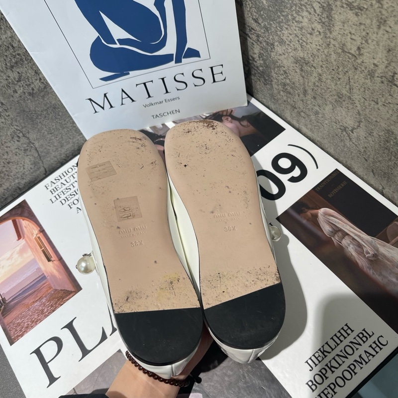 Miumiu 繆繆 黑白漆皮 珍珠瑪麗珍鞋-3