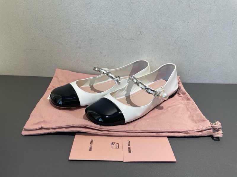 Miumiu 繆繆 黑白漆皮 珍珠瑪麗珍鞋-4