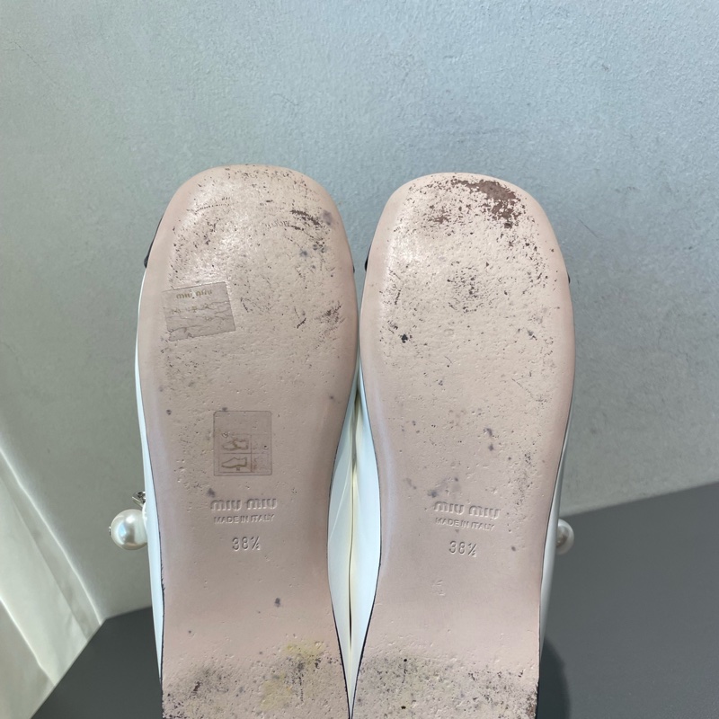 Miumiu 繆繆 黑白漆皮 珍珠瑪麗珍鞋-7