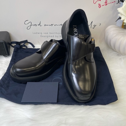Dior 插銷扣黑色皮鞋