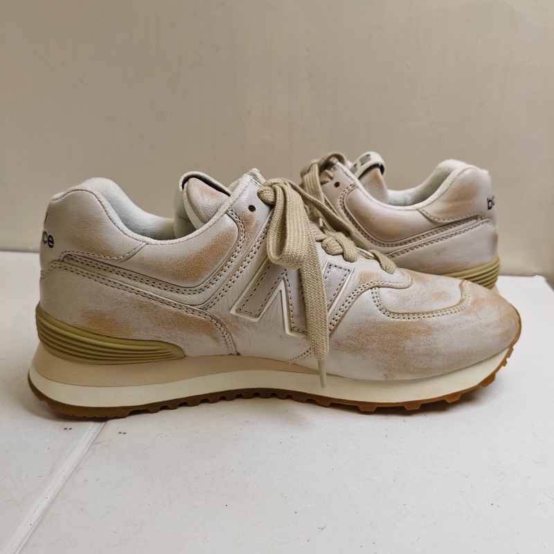 繆繆 MiuMiu x New Balance 574 白色復古風休閒鞋-4