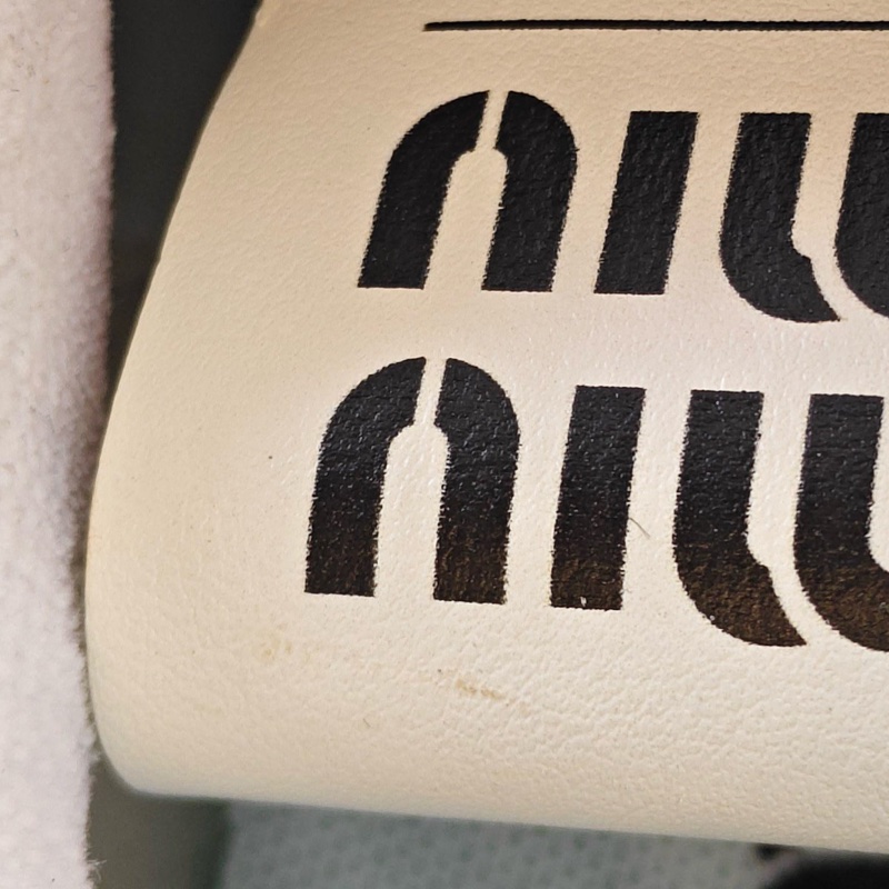 繆繆 MiuMiu x New Balance 574 白色復古風休閒鞋-9