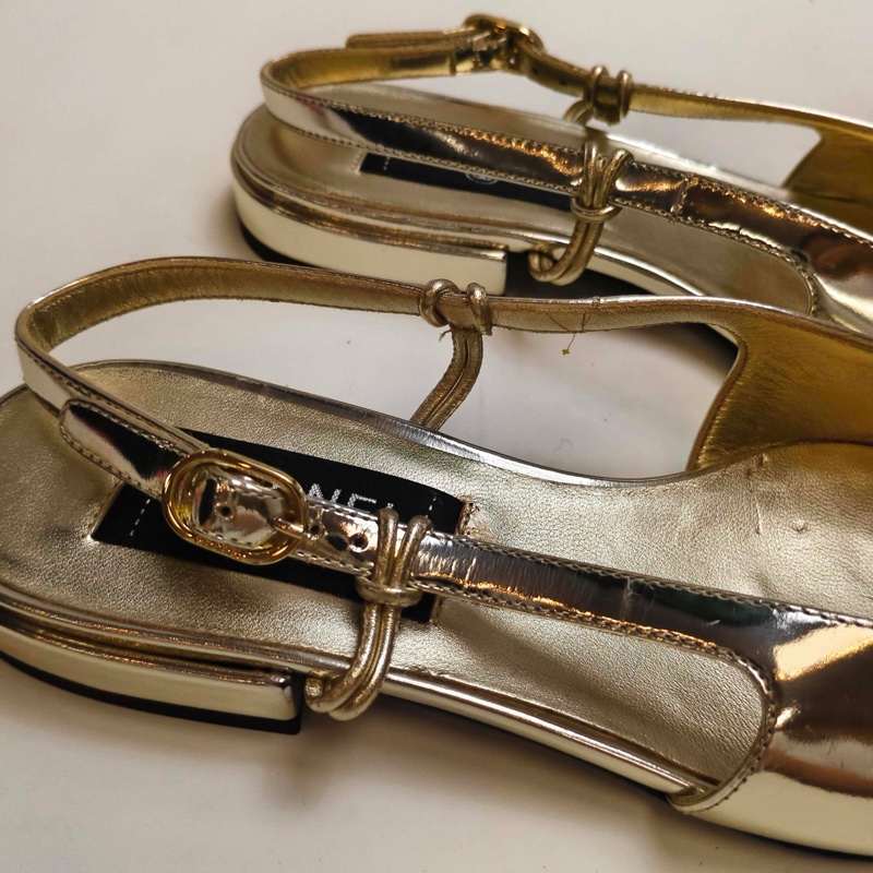 Chanel香奈兒 淺金色尖頭瑪麗珍單鞋 涼鞋 平底鞋-6