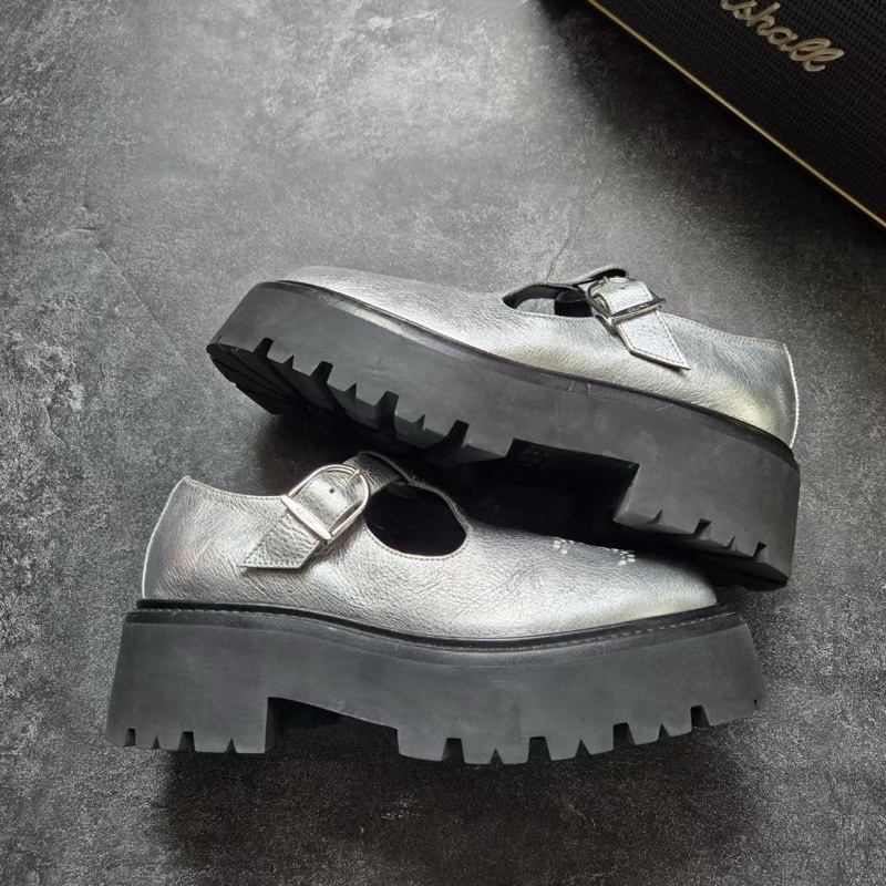 CELINE賽琳 BULKY 鏤空黑銀德比鞋-3