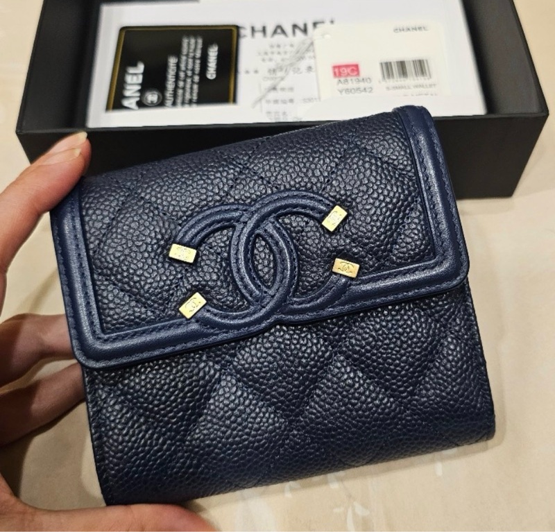 Chanel 藍金荔枝三折短夾（大全配）-0