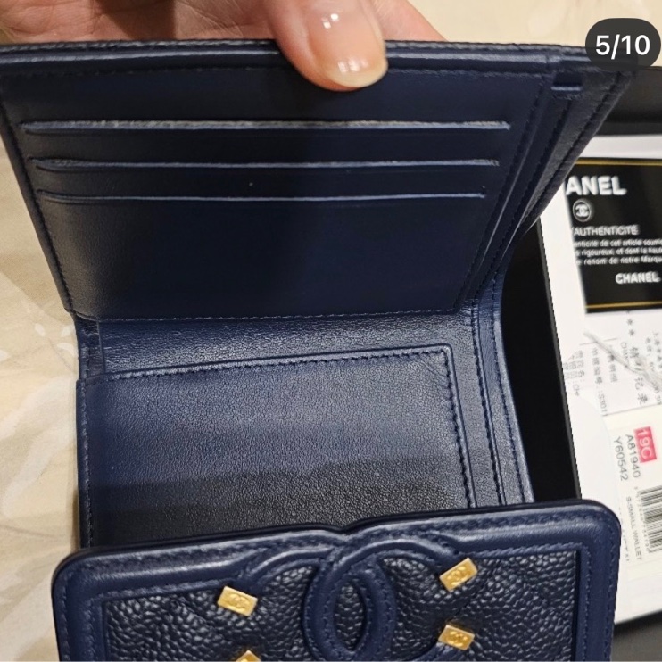 Chanel 藍金荔枝三折短夾（大全配）-10