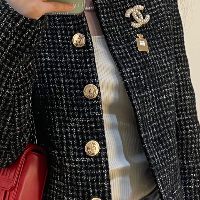 Chanel 經典雙C胸針-11