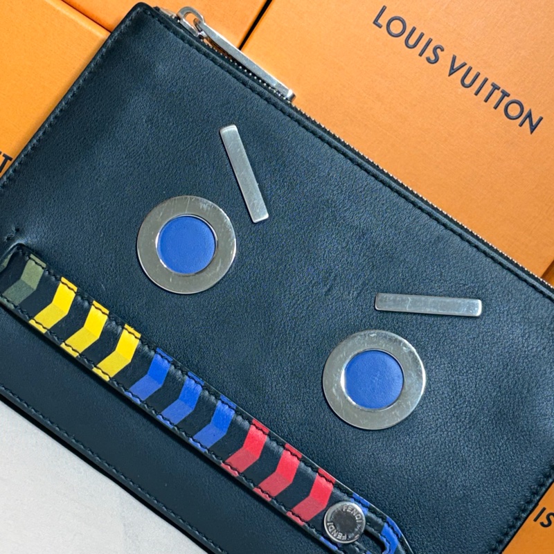 🤖超級好看 Fendi 芬迪 怪獸機器人 黑8卡 隔層手拿包-9