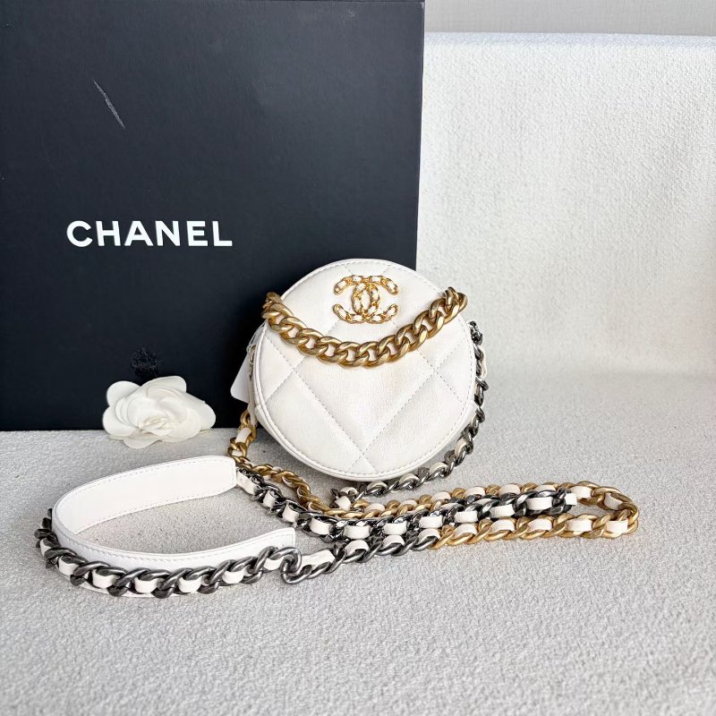 Chanel 19bag小圓餅 米白色 金扣 羊皮 12*12*6 98新配件塵袋 保卡-3