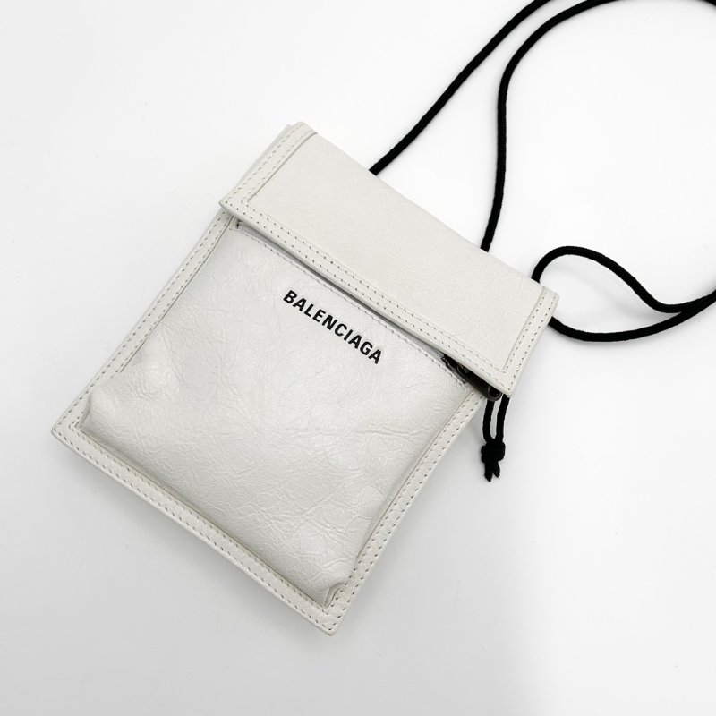 BALENCIAGA 白色油蠟皮explorer肩背斜背手機包 15*18*4 98新配件塵袋 吊牌-4