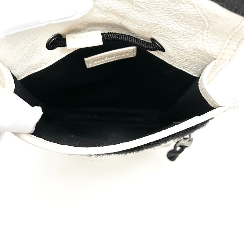 BALENCIAGA 白色油蠟皮explorer肩背斜背手機包 15*18*4 98新配件塵袋 吊牌-5