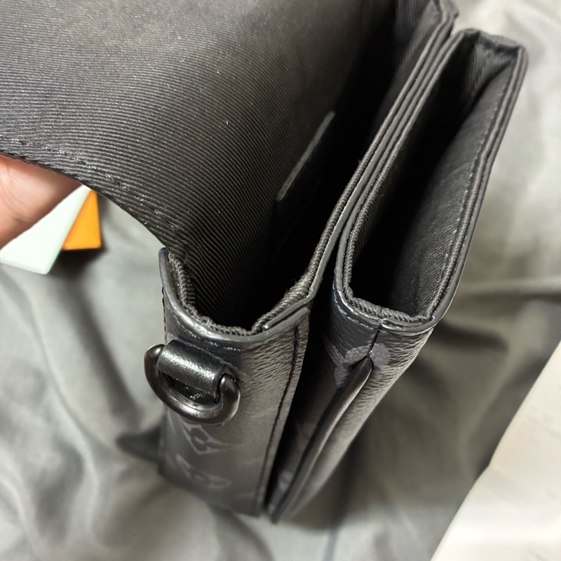 s-lock黑色老花側背包-3