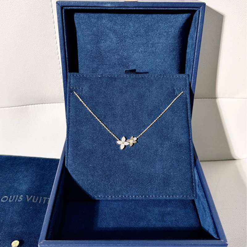 LV路易威登 Star Blossom系列 18K金滿鑽雙花四葉草花卉項鍊-0
