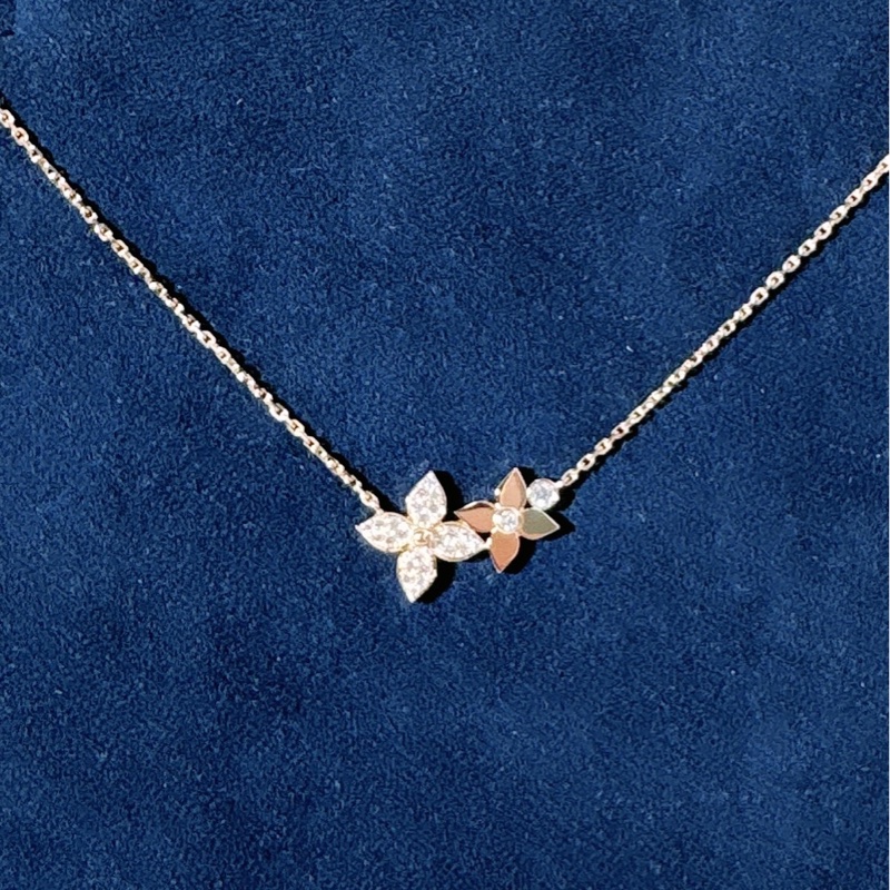 LV路易威登 Star Blossom系列 18K金滿鑽雙花四葉草花卉項鍊-2
