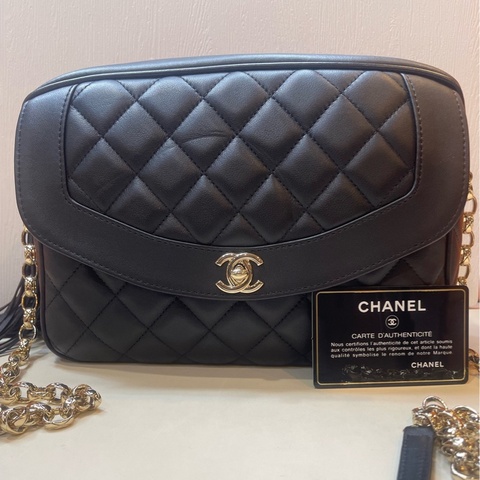 香奈兒 Chanel 黑色金扣 羊皮 流蘇相機包 戴妃包 黑卡27開 24cm