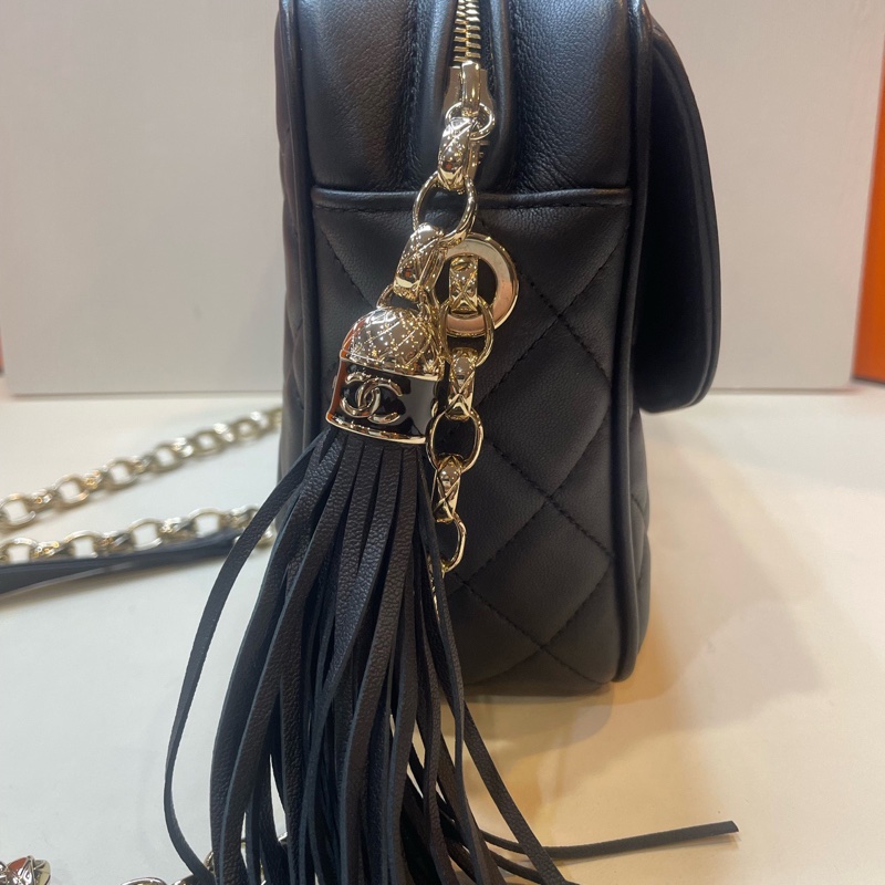 香奈兒 Chanel 黑色金扣 羊皮 流蘇相機包 戴妃包 黑卡27開 24cm-3