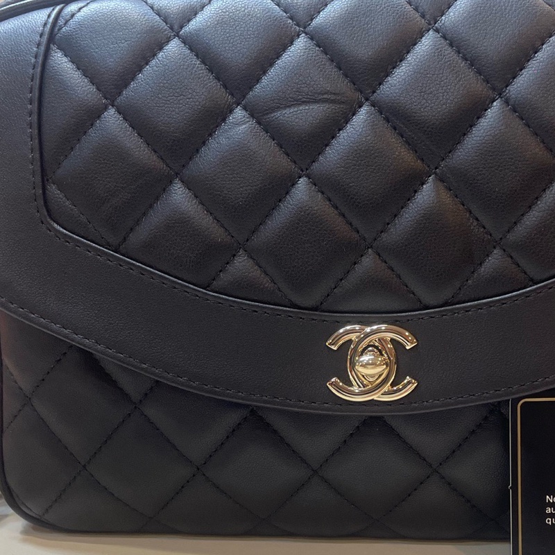 香奈兒 Chanel 黑色金扣 羊皮 流蘇相機包 戴妃包 黑卡27開 24cm-8