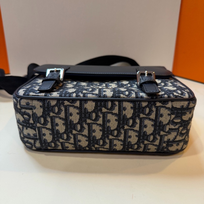 閒置未使用Dior迪奧 23年黑色牛皮拼經典老花帆布銀扣 郵差包單肩包 有保卡 底23cm 。-5