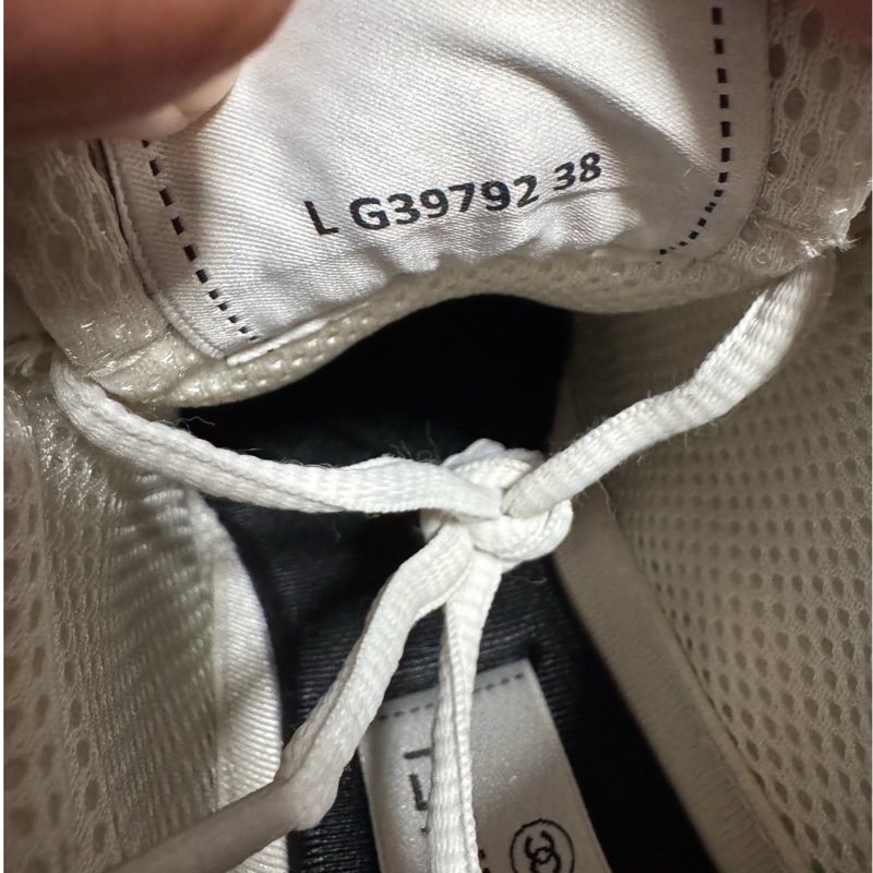 Chanel銀角大王香奈兒雙C徽標運動鞋 女款 白銀色 38碼-4