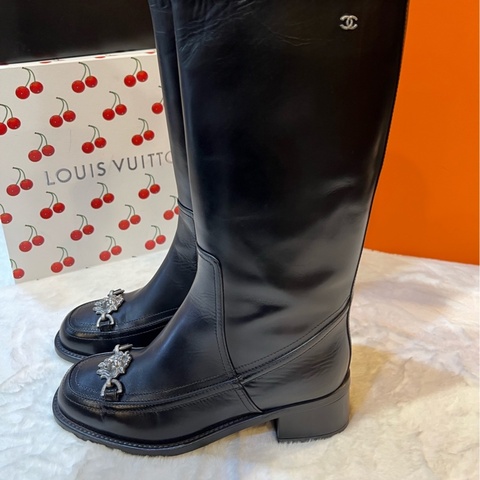 閒置未使用 香奈兒/Chanel  黑色獅頭logo長靴  38碼 🈚附件：單品