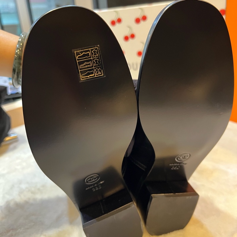 閒置未使用 香奈兒/Chanel 黑色獅頭logo長靴 38碼 🈚附件:單品-4