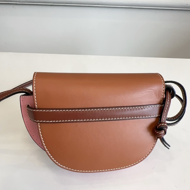 Loewe羅意威 gate mini粉色焦糖色棕色拼色撞色牛皮馬鞍斜挎包 尺寸:21✖️9.5-2
