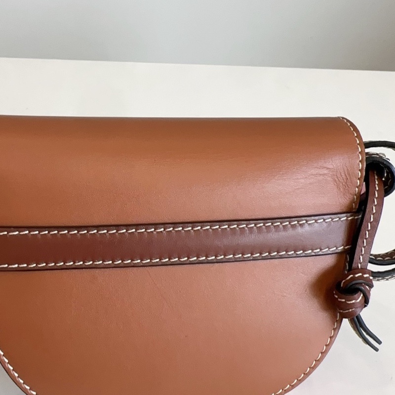 Loewe羅意威 gate mini粉色焦糖色棕色拼色撞色牛皮馬鞍斜挎包 尺寸:21✖️9.5-9