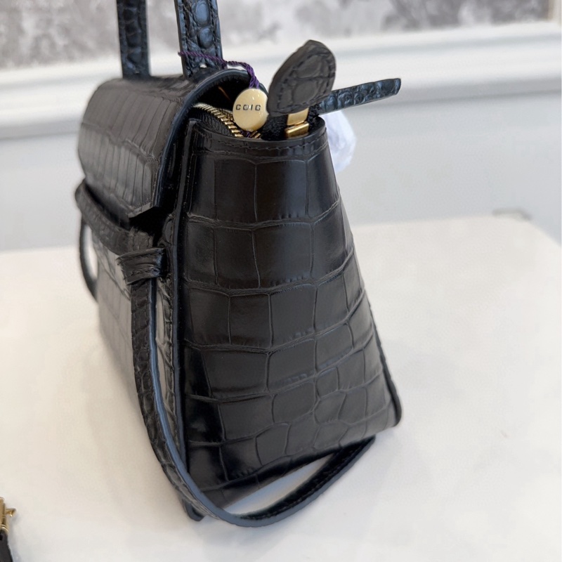 celine 賽琳 nano 鰐魚紋 鯰魚包 尺寸約20cm 附件:肩帶-6