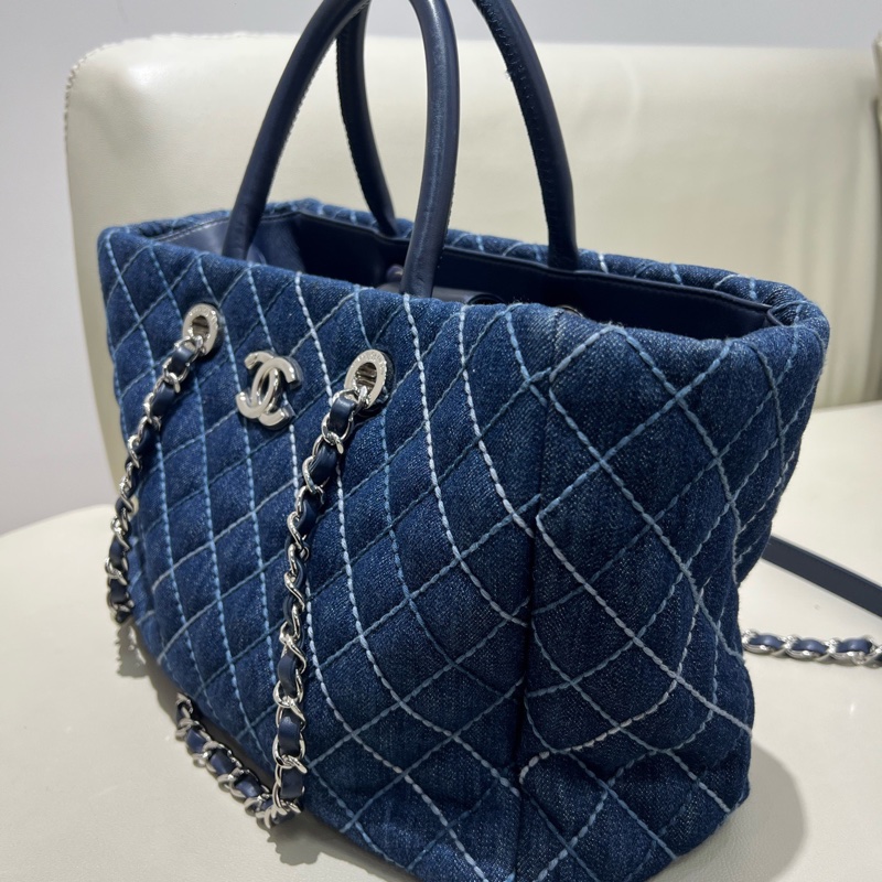Chanel 牛仔絕版丹寧購物袋沙灘包 底長約30cm 附件防塵袋 保卡27開-4