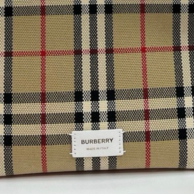 Burberry London Tote 8072331-3