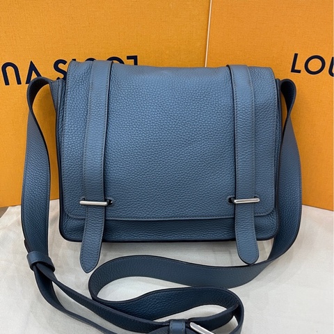 98新HERMES愛馬仕 steven 史蒂夫經典雙扣郵差包