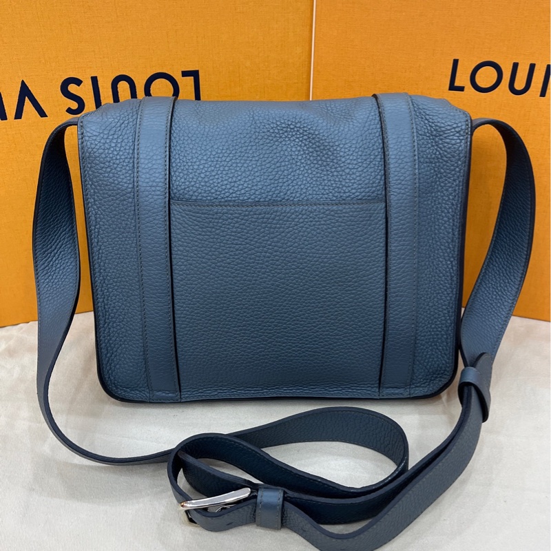 98新HERMES愛馬仕 steven 史蒂夫經典雙扣郵差包-1