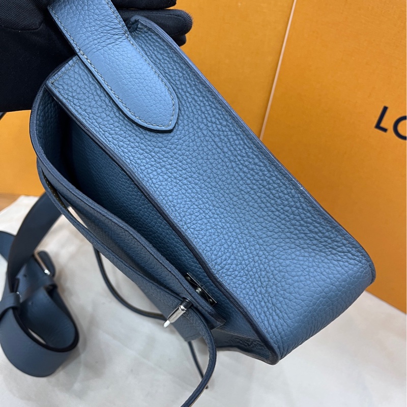 98新HERMES愛馬仕 steven 史蒂夫經典雙扣郵差包-3