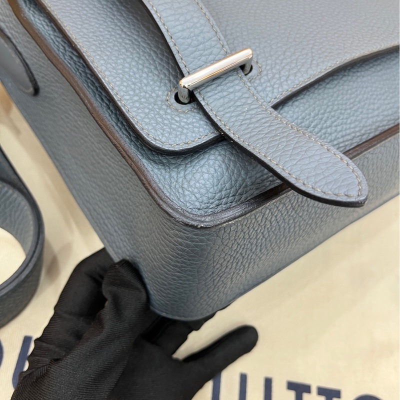 98新HERMES愛馬仕 steven 史蒂夫經典雙扣郵差包-6