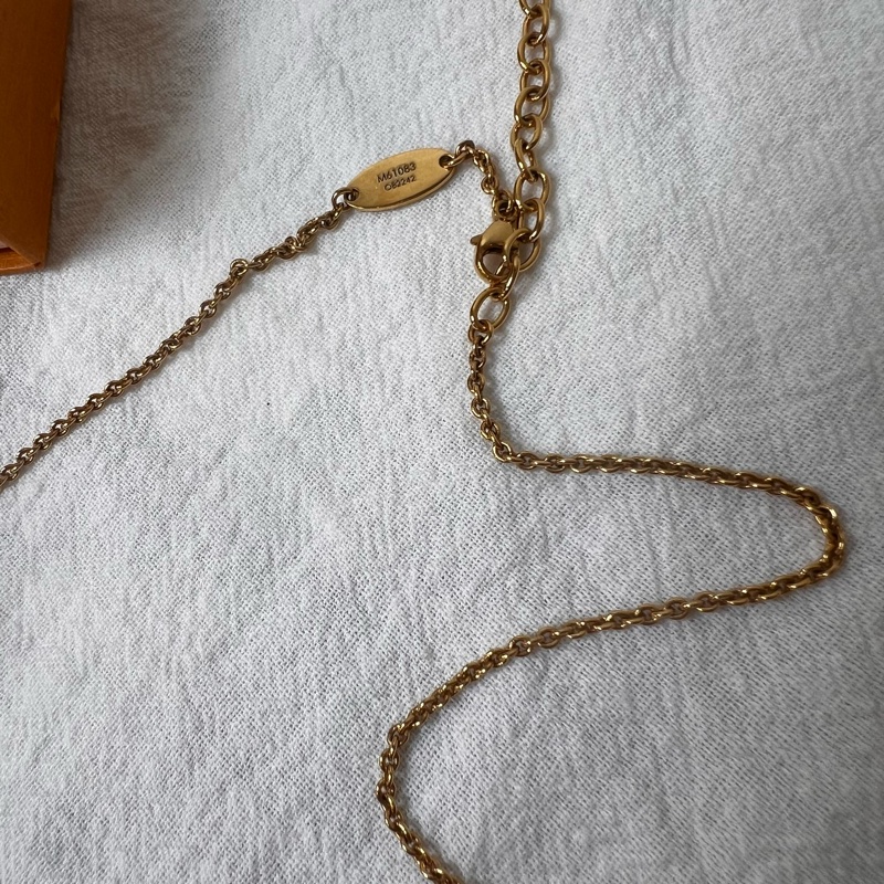 ෆ LV V字項鍊🈶購證-8