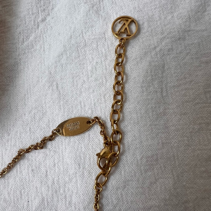 ෆ LV V字項鍊🈶購證-9