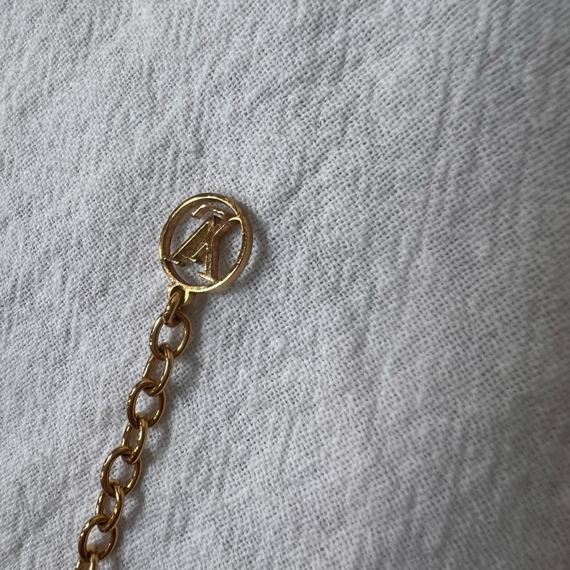 ෆ LV V字項鍊🈶購證-13