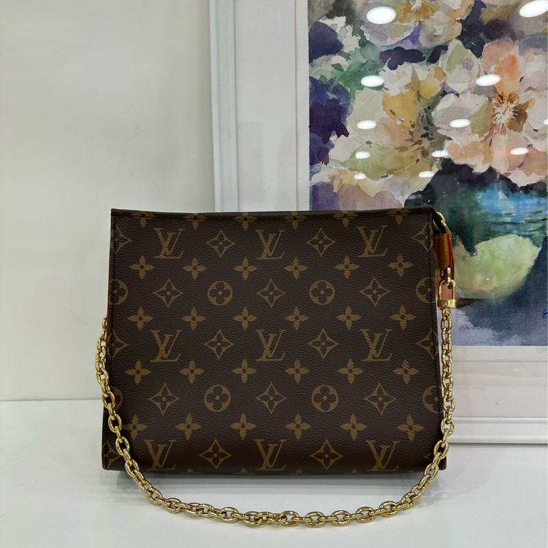 LV 新款子母盥洗包!附鏈條 大包尺寸26*20,小包尺寸15cm~ ,晶片款-1