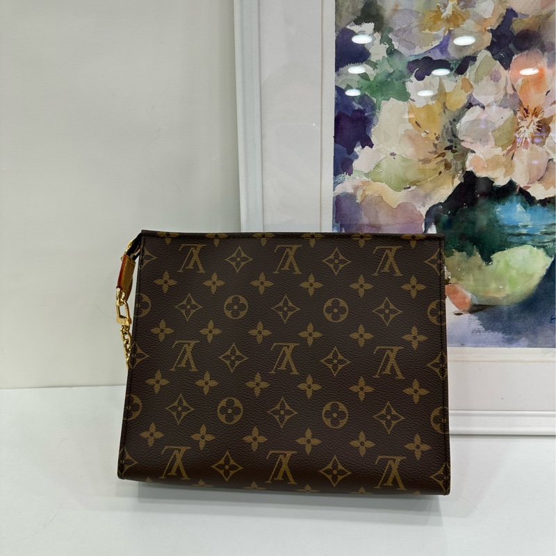 LV 新款子母盥洗包!附鏈條 大包尺寸26*20,小包尺寸15cm~ ,晶片款-2