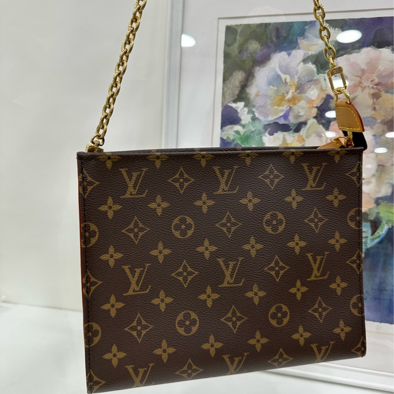 LV 新款子母盥洗包!附鏈條 大包尺寸26*20,小包尺寸15cm~ ,晶片款-6
