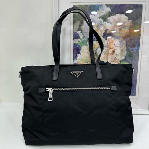Prada 黑色尼龍托特包 降落傘