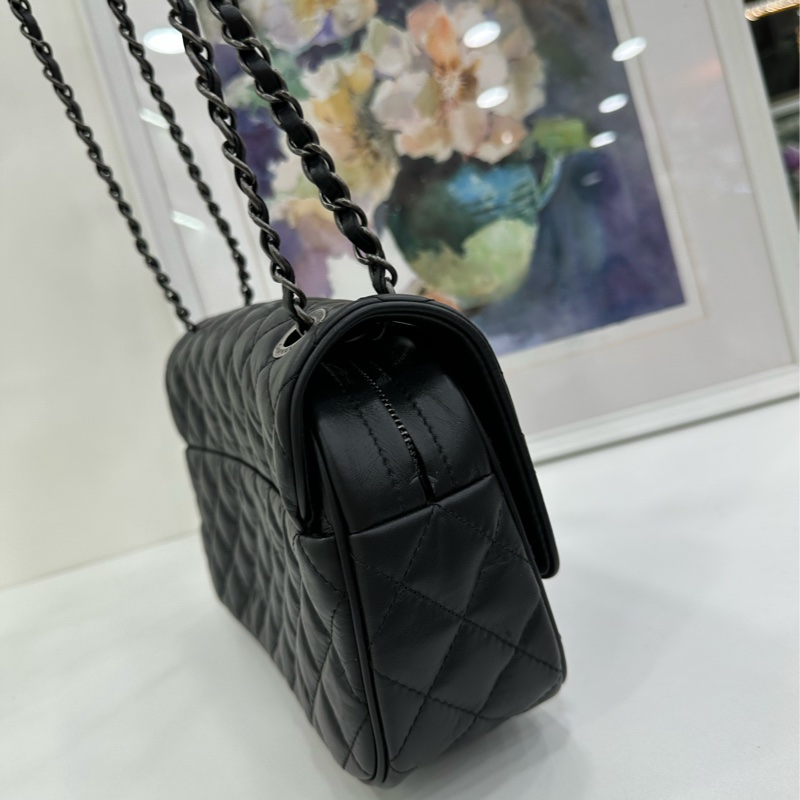 Chanel黑銀油蠟牛皮easy flap機場系列CF鏈條包 鐳射21開-3