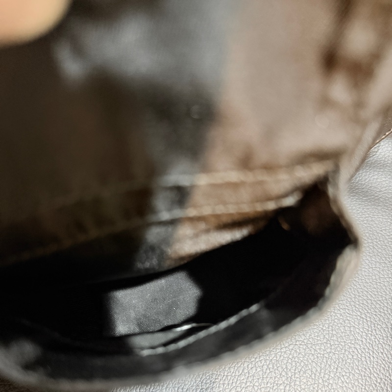 9新✨好看又好用的🖤PRADA 經典黑色尼龍 胸口包 腰包 斜背包-35